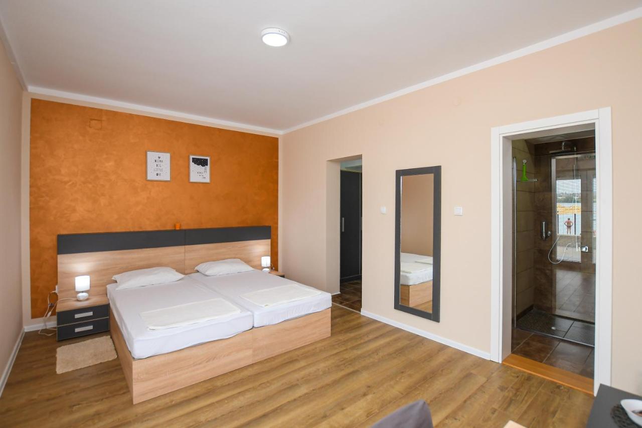 קלדאבו Danubiana Apartments 5 מראה חיצוני תמונה